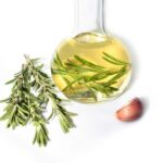 10 Increíbles Beneficios del Aceite de Romero para la Salud y Belleza